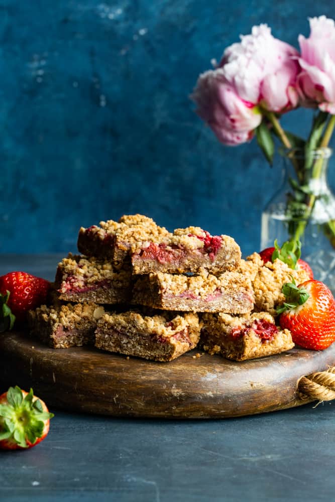 rhubarb strawberry oat bars