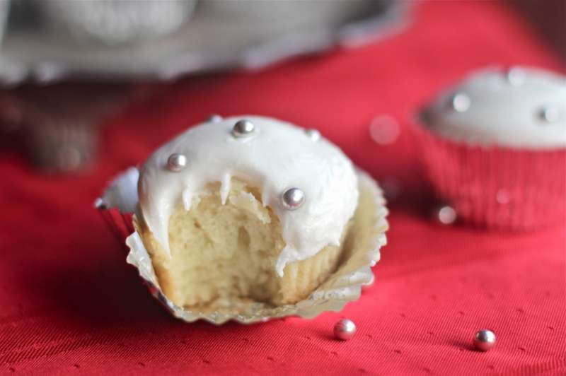 Moist Winter Eggnog Cupcakes