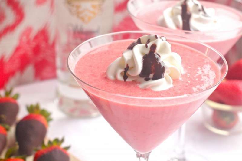 Cream Martini With Chocolate Strawberries