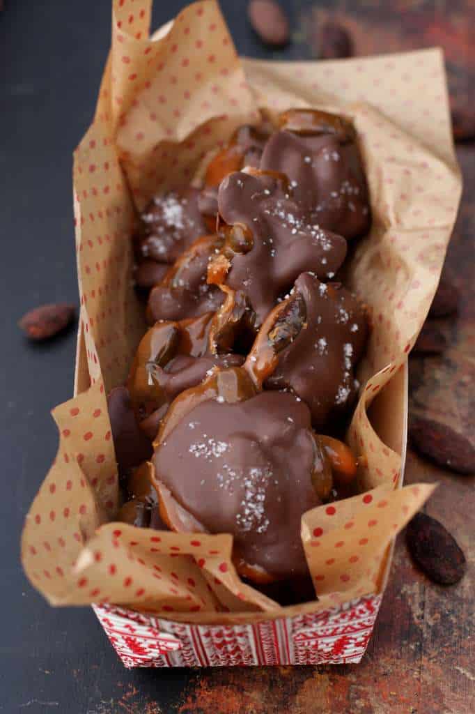 quick candy Chocolate Almond Turtles