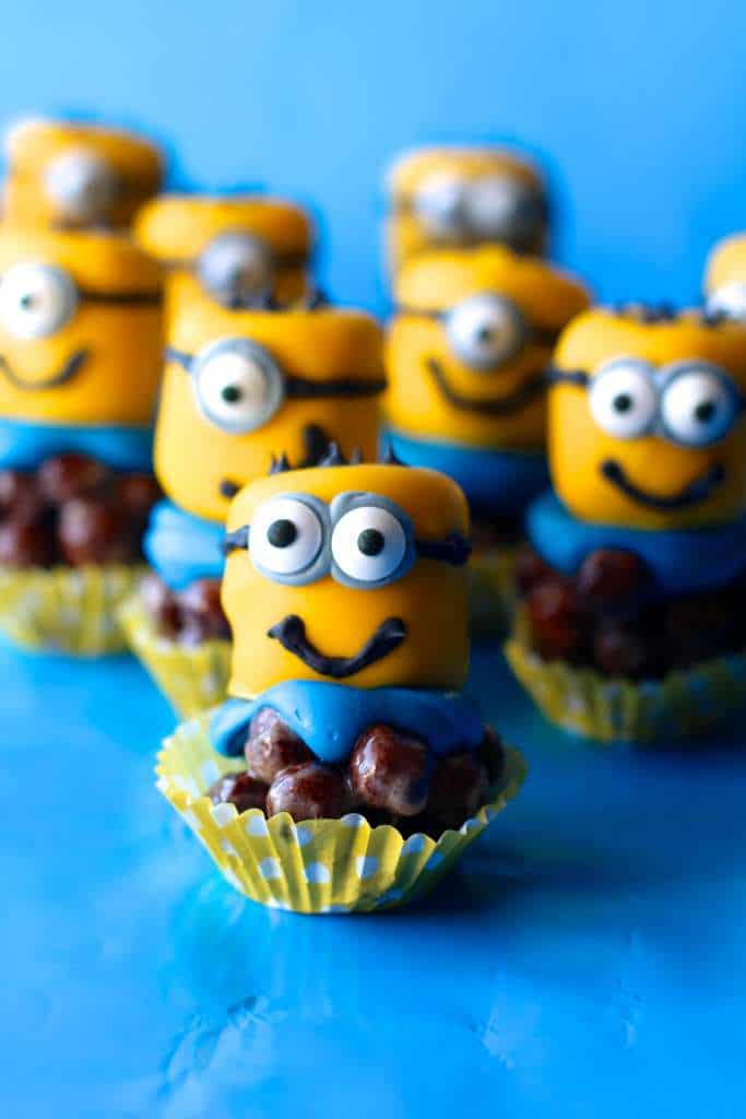 Minion Treats | Minion Treats, Do It Yourself Crafts, Minions