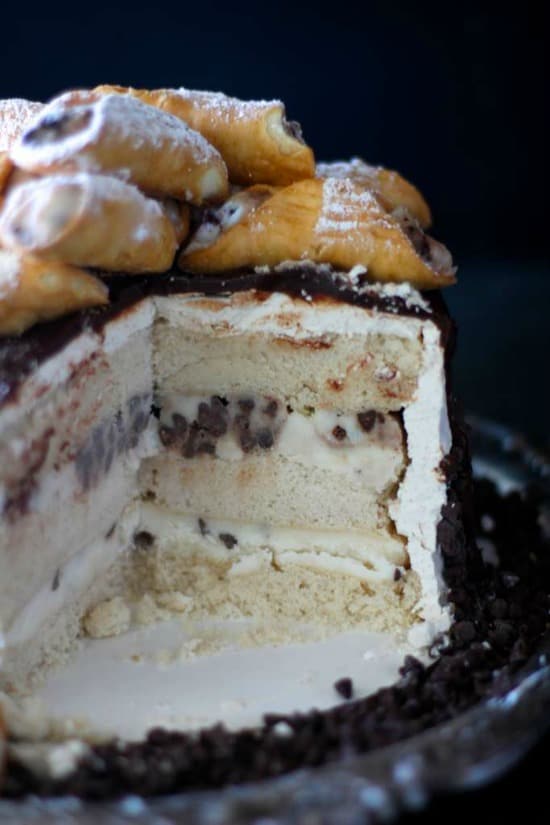 italian cannoli cake