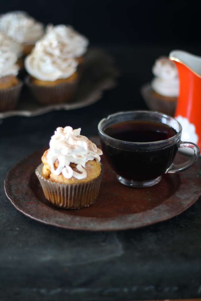 Pumpkin Snickerdoodle Cupcakes with Pumpkin Cream Cheese Frosting