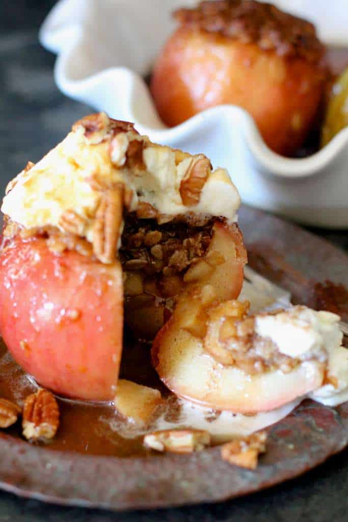 Deliciously aromatic Baked Apple Crisp Apples