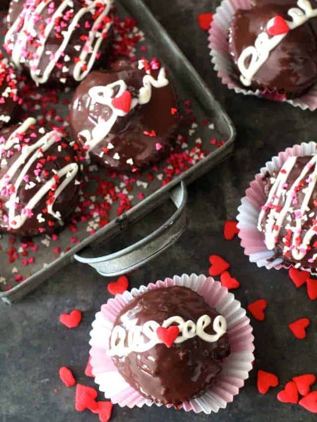 Creme Filled Chocolate Cupcakes Story