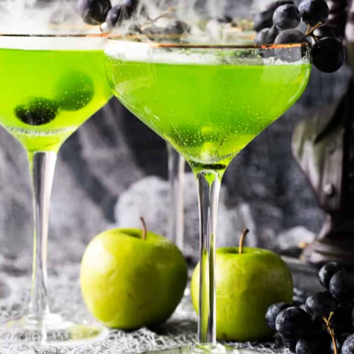 Poison Apple Cocktails Recipe - How to Make Poison Apple Cocktails