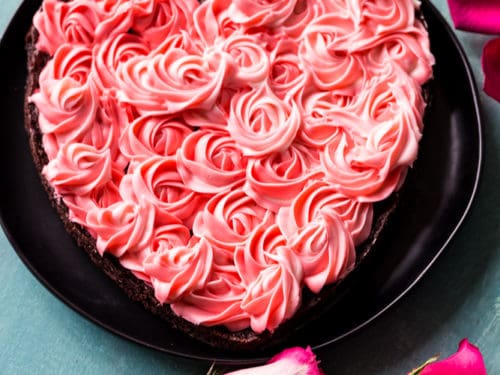 Eggless Lovely Red Velvet Heart Shaped Cake Half Kg