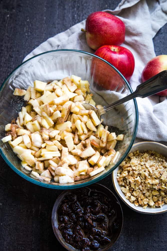 ingredients that go into the apple strudel with phyllo dough