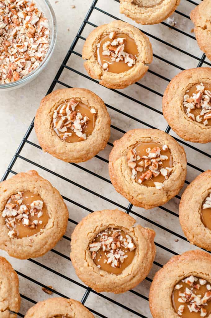 cooling rack with caramel pecan cookie cups