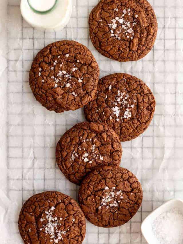 Dark Chocolate Brownie Cookie (Brookie!) Dalgona Icing Story