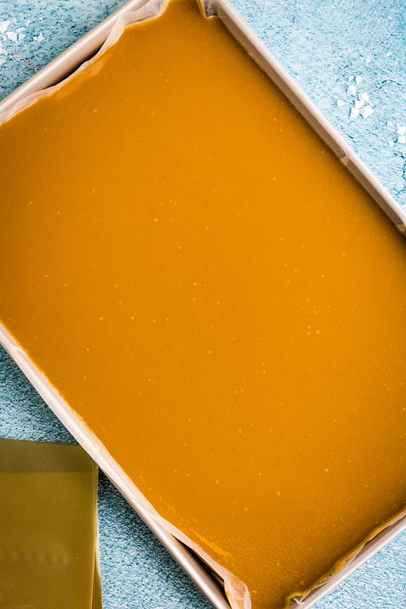 Overhead shot of the pan of fresh hot caramel.