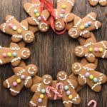 Feature image of the gingerbread man cookie edible wreath.